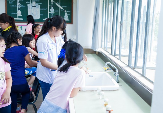 ภาพกิจกรรม คณะวิทยาศาสตร์และเทคโนโลยี จัดกิจกรรมค่ายวิทยาศาสตร์โรงเรียนอนุบาลกำแพงเพชร