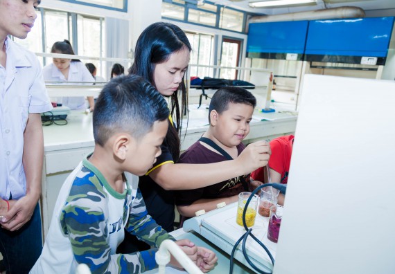 ภาพกิจกรรม คณะวิทยาศาสตร์และเทคโนโลยี จัดกิจกรรมค่ายวิทยาศาสตร์โรงเรียนอนุบาลกำแพงเพชร