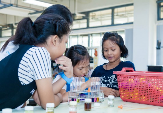 ภาพกิจกรรม คณะวิทยาศาสตร์และเทคโนโลยี จัดกิจกรรมค่ายวิทยาศาสตร์โรงเรียนอนุบาลกำแพงเพชร