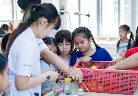 ภาพกิจกรรม คณะวิทยาศาสตร์และเทคโนโลยี จัดกิจกรรมค่ายวิทยาศาสตร์โรงเรียนอนุบาลกำแพงเพชร
