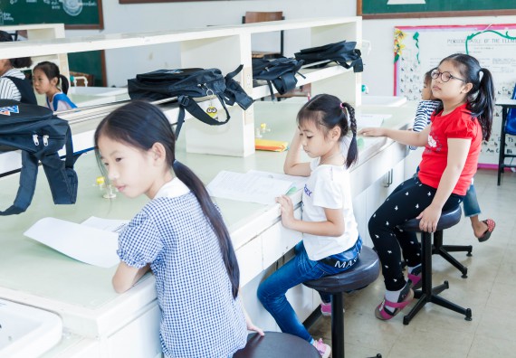 ภาพกิจกรรม คณะวิทยาศาสตร์และเทคโนโลยี จัดกิจกรรมค่ายวิทยาศาสตร์โรงเรียนอนุบาลกำแพงเพชร