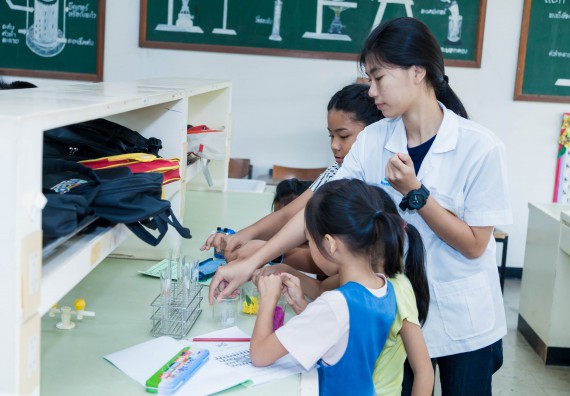 ภาพกิจกรรม คณะวิทยาศาสตร์และเทคโนโลยี จัดกิจกรรมค่ายวิทยาศาสตร์โรงเรียนอนุบาลกำแพงเพชร