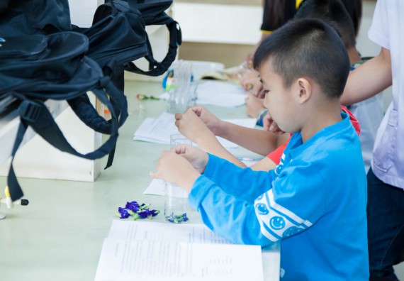 ภาพกิจกรรม คณะวิทยาศาสตร์และเทคโนโลยี จัดกิจกรรมค่ายวิทยาศาสตร์โรงเรียนอนุบาลกำแพงเพชร