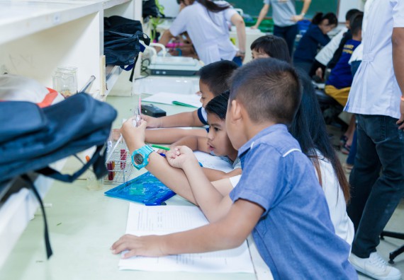 ภาพกิจกรรม คณะวิทยาศาสตร์และเทคโนโลยี จัดกิจกรรมค่ายวิทยาศาสตร์โรงเรียนอนุบาลกำแพงเพชร