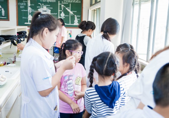 ภาพกิจกรรม คณะวิทยาศาสตร์และเทคโนโลยี จัดกิจกรรมค่ายวิทยาศาสตร์โรงเรียนอนุบาลกำแพงเพชร