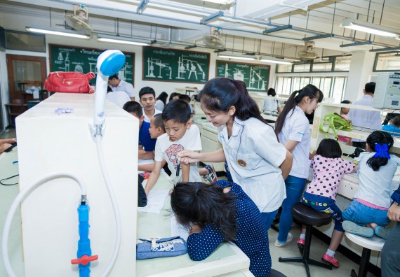 ภาพกิจกรรม คณะวิทยาศาสตร์และเทคโนโลยี จัดกิจกรรมค่ายวิทยาศาสตร์โรงเรียนอนุบาลกำแพงเพชร