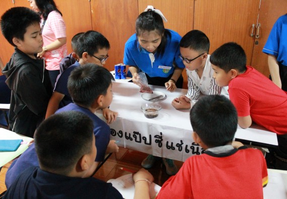 ภาพกิจกรรม คณะวิทยาศาสตร์และเทคโนโลยี จัดกิจกรรมค่ายวิทยาศาสตร์โรงเรียนอนุบาลกำแพงเพชร