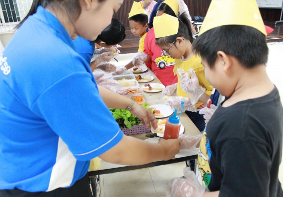 ภาพกิจกรรม คณะวิทยาศาสตร์และเทคโนโลยี จัดกิจกรรมค่ายวิทยาศาสตร์โรงเรียนอนุบาลกำแพงเพชร