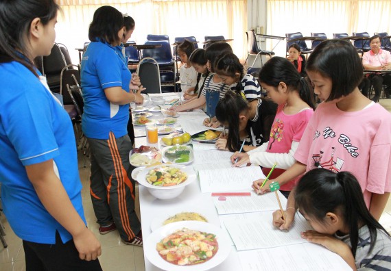ภาพกิจกรรม คณะวิทยาศาสตร์และเทคโนโลยี จัดกิจกรรมค่ายวิทยาศาสตร์โรงเรียนอนุบาลกำแพงเพชร