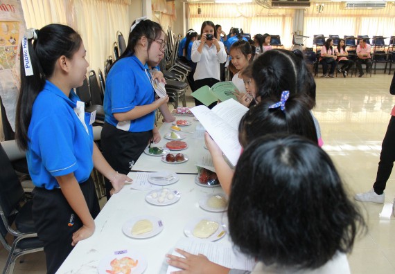 ภาพกิจกรรม คณะวิทยาศาสตร์และเทคโนโลยี จัดกิจกรรมค่ายวิทยาศาสตร์โรงเรียนอนุบาลกำแพงเพชร