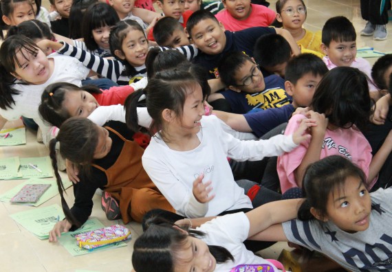 ภาพกิจกรรม คณะวิทยาศาสตร์และเทคโนโลยี จัดกิจกรรมค่ายวิทยาศาสตร์โรงเรียนอนุบาลกำแพงเพชร