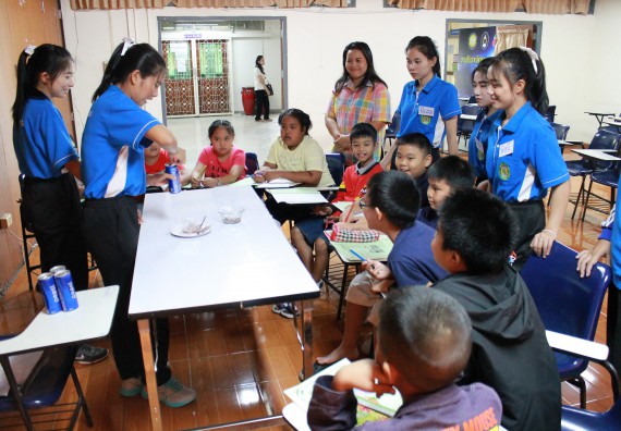 ภาพกิจกรรม คณะวิทยาศาสตร์และเทคโนโลยี จัดกิจกรรมค่ายวิทยาศาสตร์โรงเรียนอนุบาลกำแพงเพชร