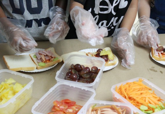 ภาพกิจกรรม คณะวิทยาศาสตร์และเทคโนโลยี จัดกิจกรรมค่ายวิทยาศาสตร์โรงเรียนอนุบาลกำแพงเพชร