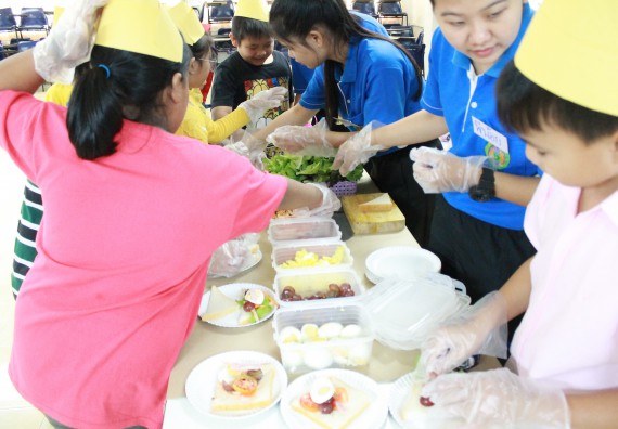 ภาพกิจกรรม คณะวิทยาศาสตร์และเทคโนโลยี จัดกิจกรรมค่ายวิทยาศาสตร์โรงเรียนอนุบาลกำแพงเพชร