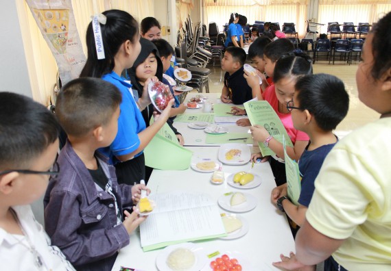 ภาพกิจกรรม คณะวิทยาศาสตร์และเทคโนโลยี จัดกิจกรรมค่ายวิทยาศาสตร์โรงเรียนอนุบาลกำแพงเพชร