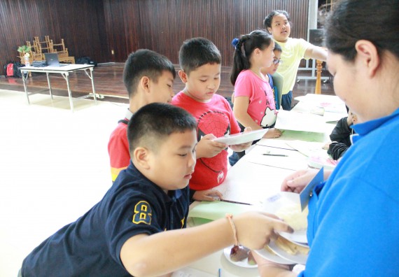 ภาพกิจกรรม คณะวิทยาศาสตร์และเทคโนโลยี จัดกิจกรรมค่ายวิทยาศาสตร์โรงเรียนอนุบาลกำแพงเพชร