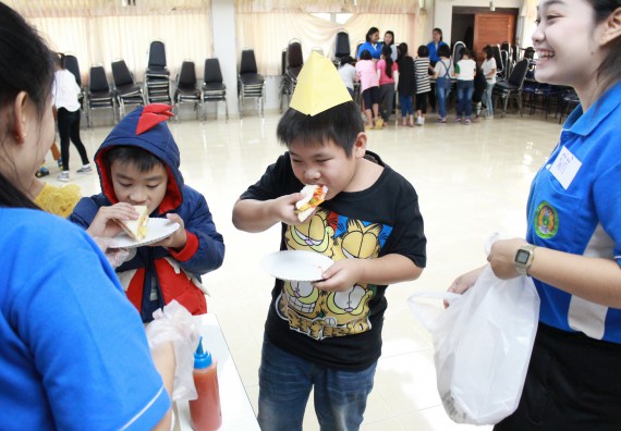 ภาพกิจกรรม คณะวิทยาศาสตร์และเทคโนโลยี จัดกิจกรรมค่ายวิทยาศาสตร์โรงเรียนอนุบาลกำแพงเพชร