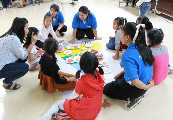 ภาพกิจกรรม คณะวิทยาศาสตร์และเทคโนโลยี จัดกิจกรรมค่ายวิทยาศาสตร์โรงเรียนอนุบาลกำแพงเพชร