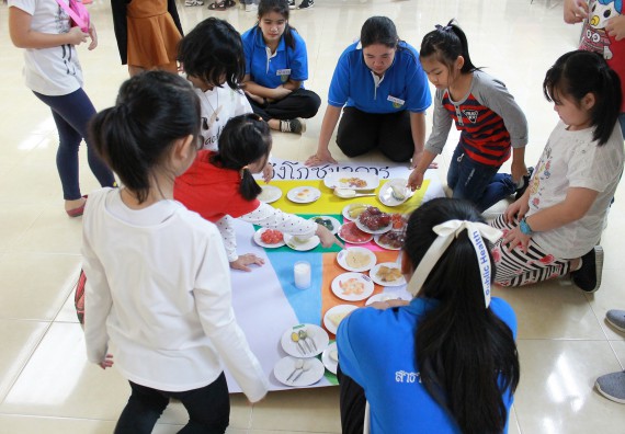 ภาพกิจกรรม คณะวิทยาศาสตร์และเทคโนโลยี จัดกิจกรรมค่ายวิทยาศาสตร์โรงเรียนอนุบาลกำแพงเพชร