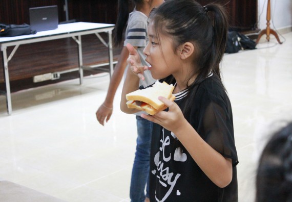 ภาพกิจกรรม คณะวิทยาศาสตร์และเทคโนโลยี จัดกิจกรรมค่ายวิทยาศาสตร์โรงเรียนอนุบาลกำแพงเพชร