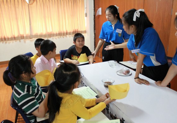 ภาพกิจกรรม คณะวิทยาศาสตร์และเทคโนโลยี จัดกิจกรรมค่ายวิทยาศาสตร์โรงเรียนอนุบาลกำแพงเพชร