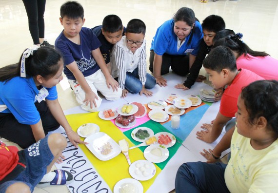ภาพกิจกรรม คณะวิทยาศาสตร์และเทคโนโลยี จัดกิจกรรมค่ายวิทยาศาสตร์โรงเรียนอนุบาลกำแพงเพชร