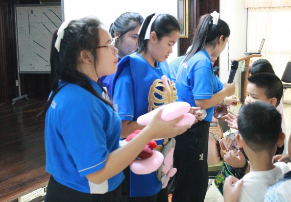 ภาพกิจกรรม คณะวิทยาศาสตร์และเทคโนโลยี จัดกิจกรรมค่ายวิทยาศาสตร์โรงเรียนอนุบาลกำแพงเพชร