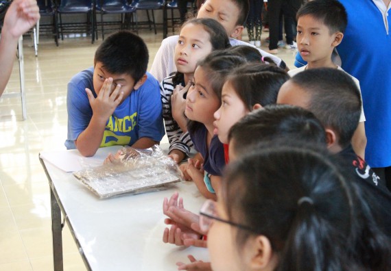 ภาพกิจกรรม คณะวิทยาศาสตร์และเทคโนโลยี จัดกิจกรรมค่ายวิทยาศาสตร์โรงเรียนอนุบาลกำแพงเพชร