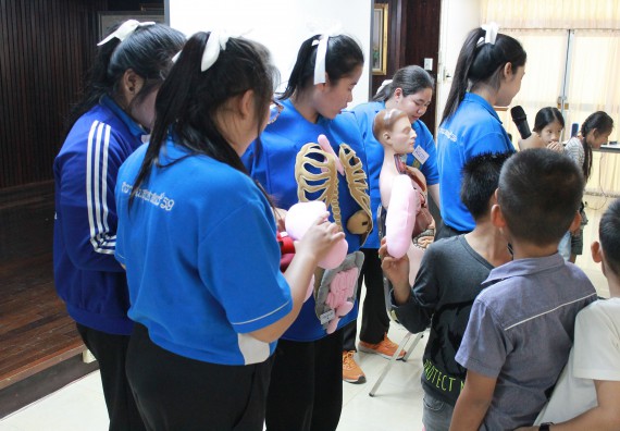 ภาพกิจกรรม คณะวิทยาศาสตร์และเทคโนโลยี จัดกิจกรรมค่ายวิทยาศาสตร์โรงเรียนอนุบาลกำแพงเพชร