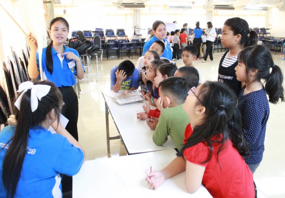 ภาพกิจกรรม คณะวิทยาศาสตร์และเทคโนโลยี จัดกิจกรรมค่ายวิทยาศาสตร์โรงเรียนอนุบาลกำแพงเพชร