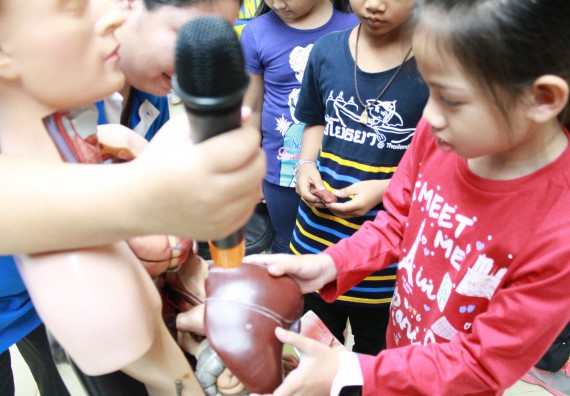 ภาพกิจกรรม คณะวิทยาศาสตร์และเทคโนโลยี จัดกิจกรรมค่ายวิทยาศาสตร์โรงเรียนอนุบาลกำแพงเพชร