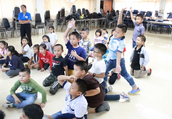 ภาพกิจกรรม คณะวิทยาศาสตร์และเทคโนโลยี จัดกิจกรรมค่ายวิทยาศาสตร์โรงเรียนอนุบาลกำแพงเพชร