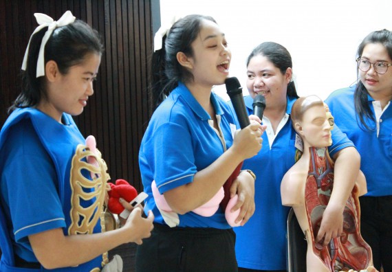 ภาพกิจกรรม คณะวิทยาศาสตร์และเทคโนโลยี จัดกิจกรรมค่ายวิทยาศาสตร์โรงเรียนอนุบาลกำแพงเพชร