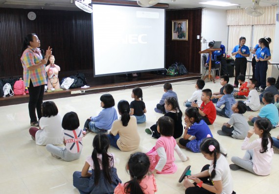 ภาพกิจกรรม คณะวิทยาศาสตร์และเทคโนโลยี จัดกิจกรรมค่ายวิทยาศาสตร์โรงเรียนอนุบาลกำแพงเพชร