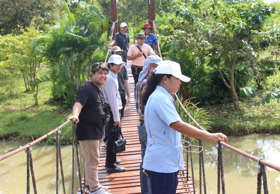 ภาพกิจกรรม คณะวิทยาศาสตร์และเทคโนโลยี จัดกิจกรรมสำรวจพื้นที่การอนุรักษ์ความหลากหลายทางชีวภาพ และการจัดทำสวนป่าสมุนไพร