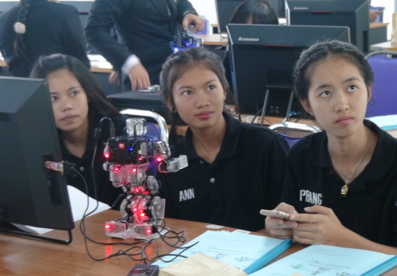 ภาพกิจกรรม โปรแกรมวิชาวิทยาการคอมพิวเตอร์ จัดโครงการสัมมนาทางด้านคอมพิวเตอร์และเทคโนโลยีสารสนเทศ เรื่อง เทคโนโลยีนวัตกรรมหุ่นยนต์สำหรับนักศึกษาเพื่อความพร้อมก้าวสู่ศตวรรษที่ 21