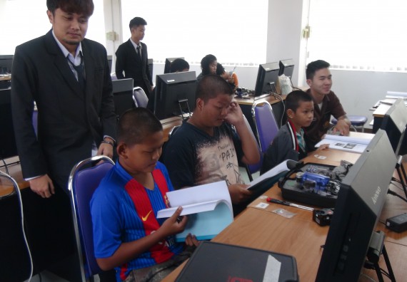 ภาพกิจกรรม โปรแกรมวิชาวิทยาการคอมพิวเตอร์ จัดโครงการสัมมนาทางด้านคอมพิวเตอร์และเทคโนโลยีสารสนเทศ เรื่อง เทคโนโลยีนวัตกรรมหุ่นยนต์สำหรับนักศึกษาเพื่อความพร้อมก้าวสู่ศตวรรษที่ 21