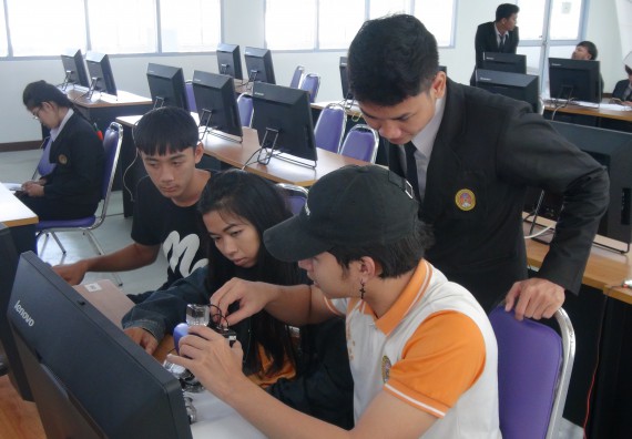 ภาพกิจกรรม โปรแกรมวิชาวิทยาการคอมพิวเตอร์ จัดโครงการสัมมนาทางด้านคอมพิวเตอร์และเทคโนโลยีสารสนเทศ เรื่อง เทคโนโลยีนวัตกรรมหุ่นยนต์สำหรับนักศึกษาเพื่อความพร้อมก้าวสู่ศตวรรษที่ 21