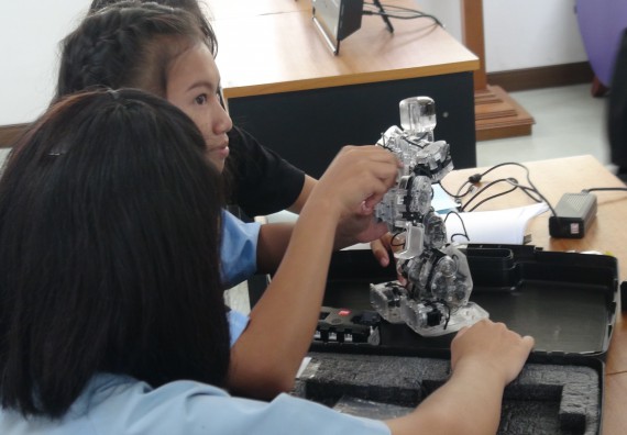 ภาพกิจกรรม โปรแกรมวิชาวิทยาการคอมพิวเตอร์ จัดโครงการสัมมนาทางด้านคอมพิวเตอร์และเทคโนโลยีสารสนเทศ เรื่อง เทคโนโลยีนวัตกรรมหุ่นยนต์สำหรับนักศึกษาเพื่อความพร้อมก้าวสู่ศตวรรษที่ 21