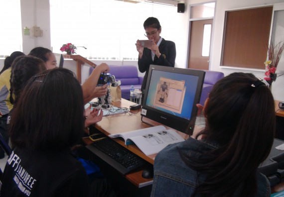 ภาพกิจกรรม โปรแกรมวิชาวิทยาการคอมพิวเตอร์ จัดโครงการสัมมนาทางด้านคอมพิวเตอร์และเทคโนโลยีสารสนเทศ เรื่อง เทคโนโลยีนวัตกรรมหุ่นยนต์สำหรับนักศึกษาเพื่อความพร้อมก้าวสู่ศตวรรษที่ 21