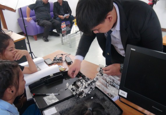 ภาพกิจกรรม โปรแกรมวิชาวิทยาการคอมพิวเตอร์ จัดโครงการสัมมนาทางด้านคอมพิวเตอร์และเทคโนโลยีสารสนเทศ เรื่อง เทคโนโลยีนวัตกรรมหุ่นยนต์สำหรับนักศึกษาเพื่อความพร้อมก้าวสู่ศตวรรษที่ 21