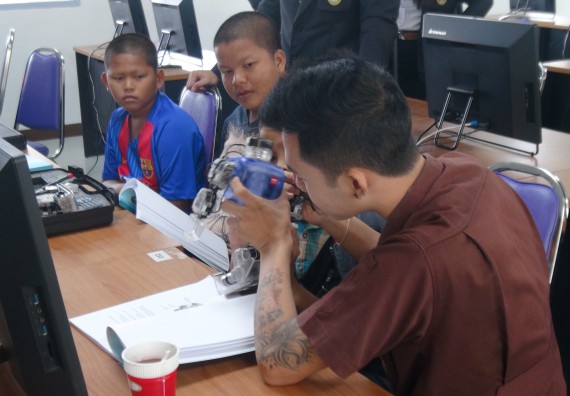 ภาพกิจกรรม โปรแกรมวิชาวิทยาการคอมพิวเตอร์ จัดโครงการสัมมนาทางด้านคอมพิวเตอร์และเทคโนโลยีสารสนเทศ เรื่อง เทคโนโลยีนวัตกรรมหุ่นยนต์สำหรับนักศึกษาเพื่อความพร้อมก้าวสู่ศตวรรษที่ 21