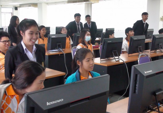 ภาพกิจกรรม โปรแกรมวิชาวิทยาการคอมพิวเตอร์ จัดโครงการสัมมนาทางด้านคอมพิวเตอร์และเทคโนโลยีสารสนเทศ เรื่อง เทคโนโลยีนวัตกรรมหุ่นยนต์สำหรับนักศึกษาเพื่อความพร้อมก้าวสู่ศตวรรษที่ 21