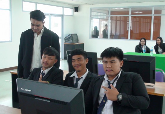 ภาพกิจกรรม โปรแกรมวิชาวิทยาการคอมพิวเตอร์ จัดโครงการสัมมนาทางด้านคอมพิวเตอร์และเทคโนโลยีสารสนเทศ เรื่อง เทคโนโลยีนวัตกรรมหุ่นยนต์สำหรับนักศึกษาเพื่อความพร้อมก้าวสู่ศตวรรษที่ 21