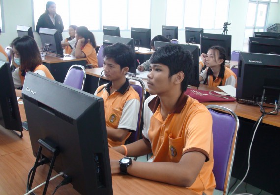 ภาพกิจกรรม โปรแกรมวิชาวิทยาการคอมพิวเตอร์ จัดโครงการสัมมนาทางด้านคอมพิวเตอร์และเทคโนโลยีสารสนเทศ เรื่อง เทคโนโลยีนวัตกรรมหุ่นยนต์สำหรับนักศึกษาเพื่อความพร้อมก้าวสู่ศตวรรษที่ 21