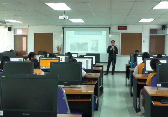 ภาพกิจกรรม โปรแกรมวิชาวิทยาการคอมพิวเตอร์ จัดโครงการสัมมนาทางด้านคอมพิวเตอร์และเทคโนโลยีสารสนเทศ เรื่อง เทคโนโลยีนวัตกรรมหุ่นยนต์สำหรับนักศึกษาเพื่อความพร้อมก้าวสู่ศตวรรษที่ 21