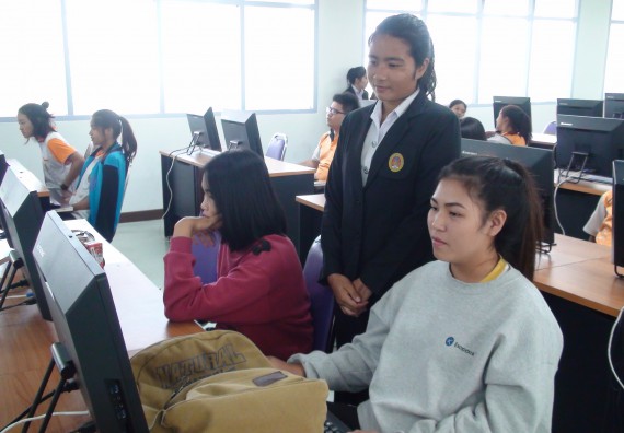 ภาพกิจกรรม โปรแกรมวิชาวิทยาการคอมพิวเตอร์ จัดโครงการสัมมนาทางด้านคอมพิวเตอร์และเทคโนโลยีสารสนเทศ เรื่อง เทคโนโลยีนวัตกรรมหุ่นยนต์สำหรับนักศึกษาเพื่อความพร้อมก้าวสู่ศตวรรษที่ 21