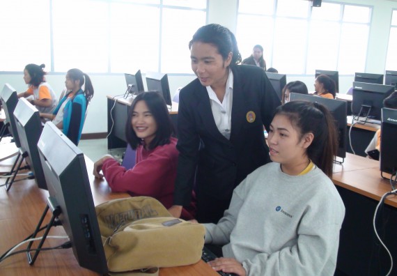 ภาพกิจกรรม โปรแกรมวิชาวิทยาการคอมพิวเตอร์ จัดโครงการสัมมนาทางด้านคอมพิวเตอร์และเทคโนโลยีสารสนเทศ เรื่อง เทคโนโลยีนวัตกรรมหุ่นยนต์สำหรับนักศึกษาเพื่อความพร้อมก้าวสู่ศตวรรษที่ 21