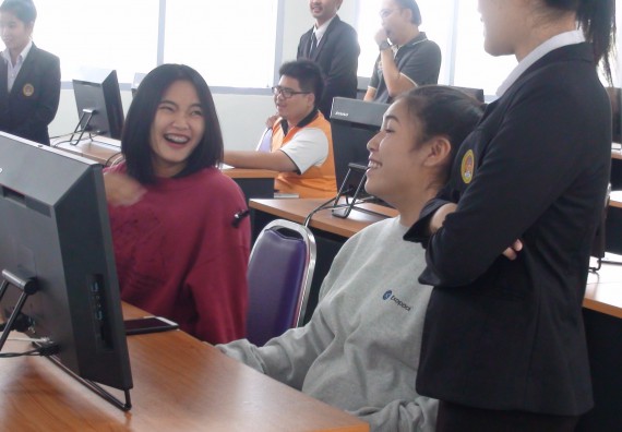 ภาพกิจกรรม โปรแกรมวิชาวิทยาการคอมพิวเตอร์ จัดโครงการสัมมนาทางด้านคอมพิวเตอร์และเทคโนโลยีสารสนเทศ เรื่อง เทคโนโลยีนวัตกรรมหุ่นยนต์สำหรับนักศึกษาเพื่อความพร้อมก้าวสู่ศตวรรษที่ 21