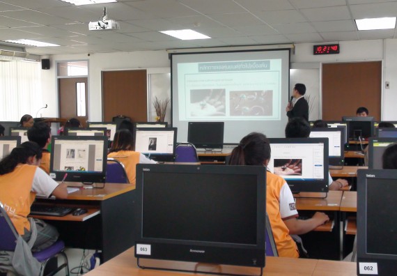 ภาพกิจกรรม โปรแกรมวิชาวิทยาการคอมพิวเตอร์ จัดโครงการสัมมนาทางด้านคอมพิวเตอร์และเทคโนโลยีสารสนเทศ เรื่อง เทคโนโลยีนวัตกรรมหุ่นยนต์สำหรับนักศึกษาเพื่อความพร้อมก้าวสู่ศตวรรษที่ 21